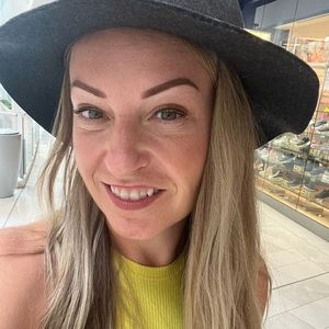 Meet your Posher, Liza